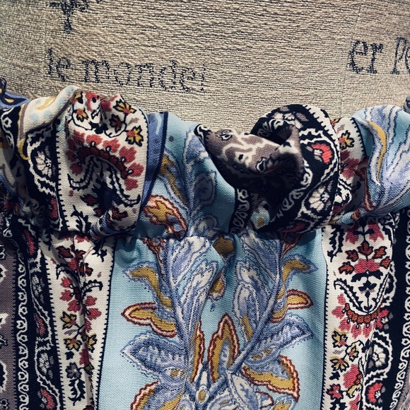 Paisley printed pleated skirt elastic back - Picture 6 of 7